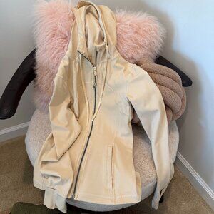 lululemon Define Hooded Jacket Nulu size 4, color:prosecco,Minty Condition